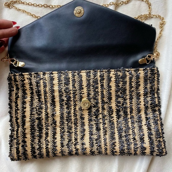 Urban Expressions Black and Tan Woven Clutch - Picture 4 of 12